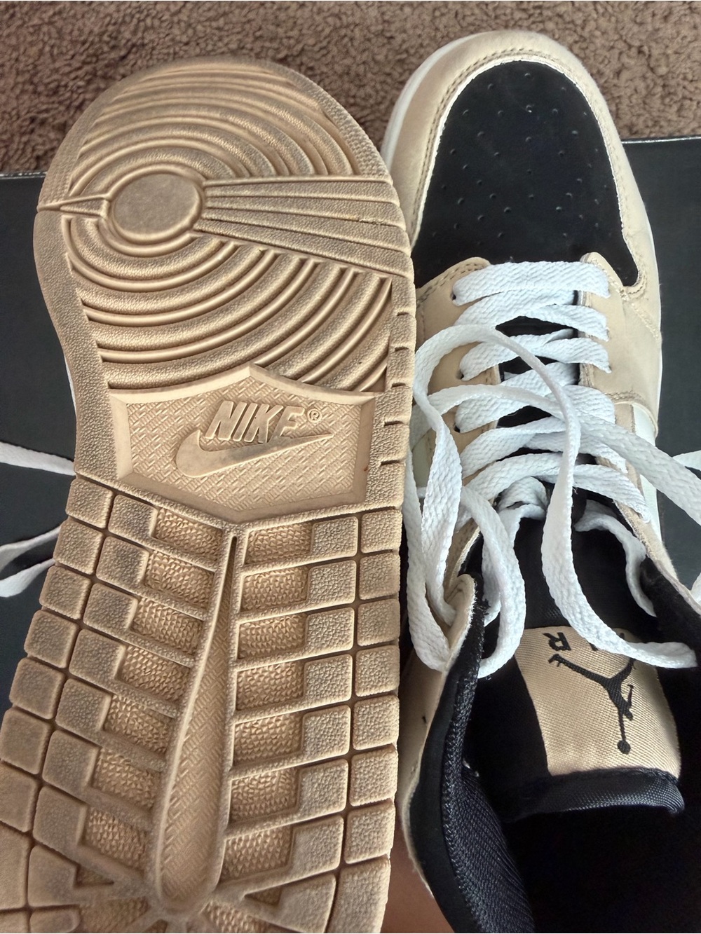 women's Nike Air Jordan 1 Mid Desert Sail sneakers - Picture 5 of 8
